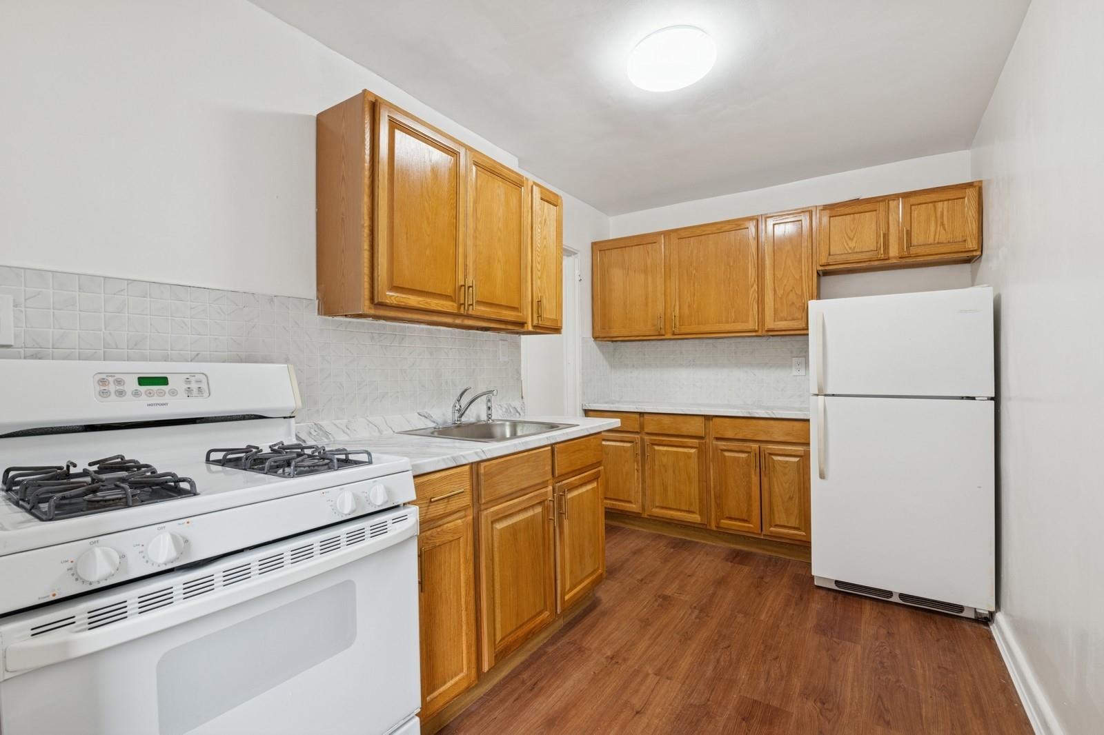 147-10 84 Rd Rd #2 K, Briarwood, New York image 6