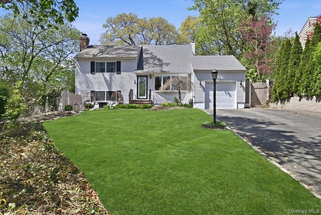 Photo of 3 Layne Way, Northport, NY 11768 (MLS # 988762)