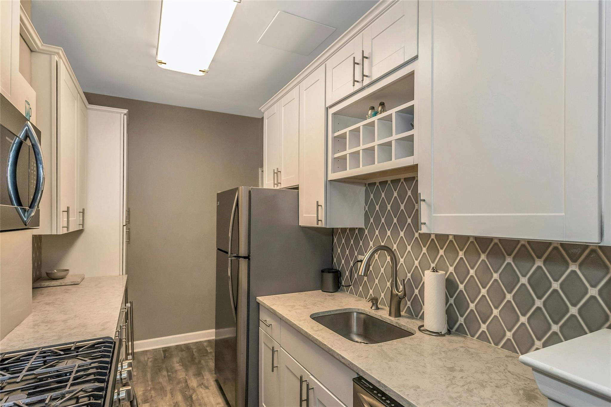 55 Lenox Rd #1N, Rockville Centre, New York image 12
