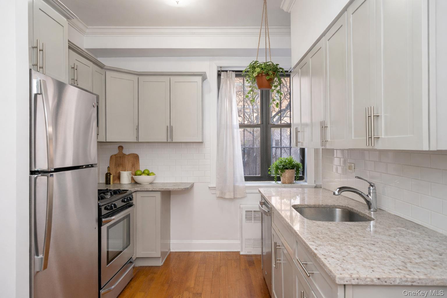 245 Bennett Avenue 1A