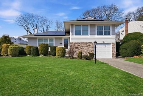 Homes For Sale - 1419 Eric Lane<br/> East Meadow, NY 11554