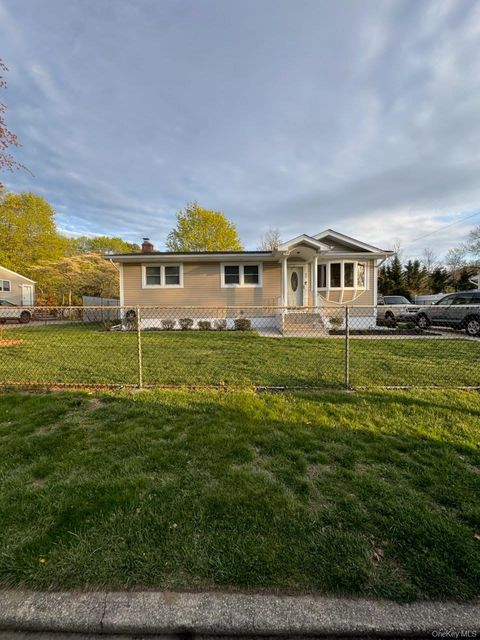 52 William Street Brentwood NY 11717