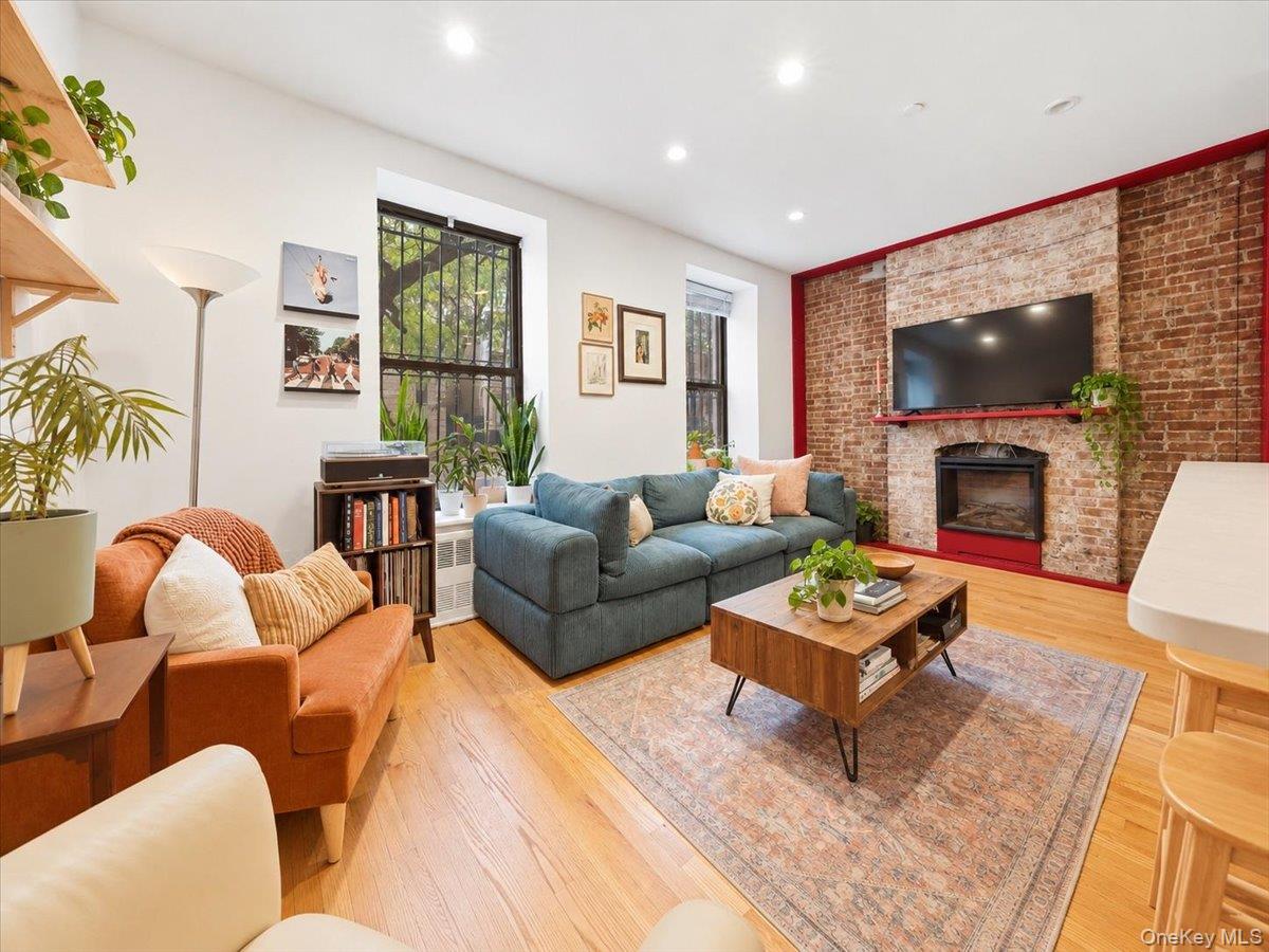 51 W 106th St New York 1A