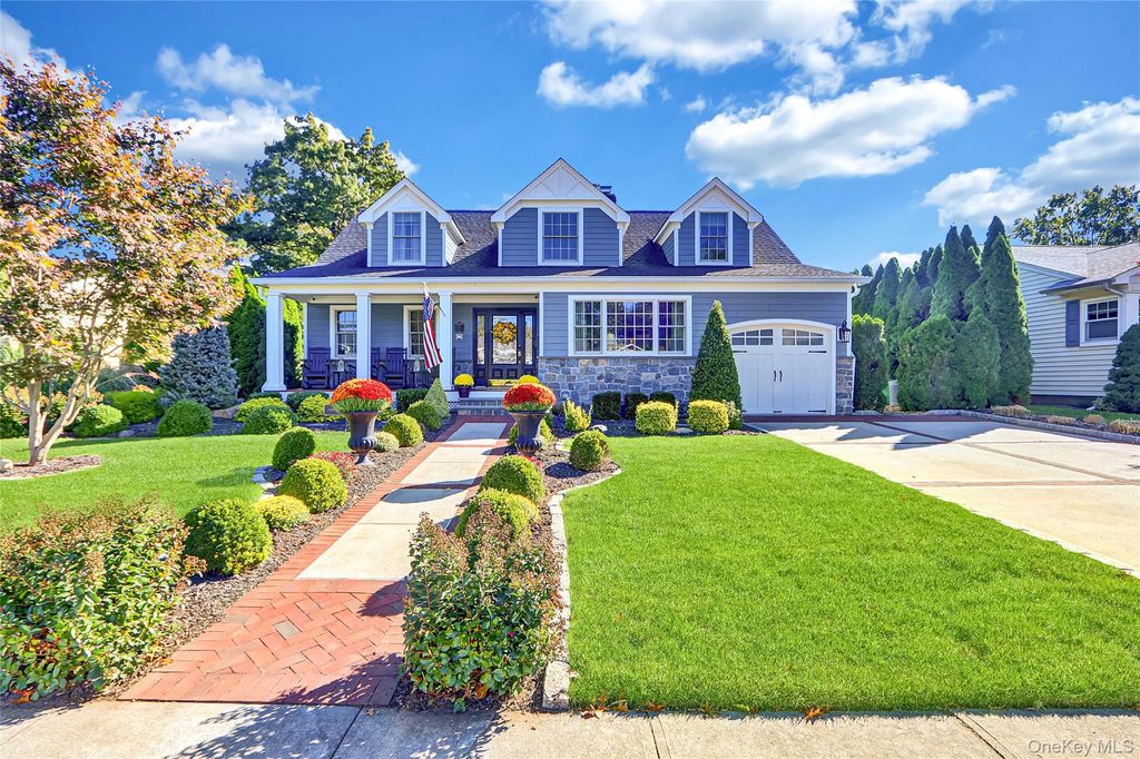 Photo of 5 Wilson Street, Garden City, NY 11530 (MLS # 922455)