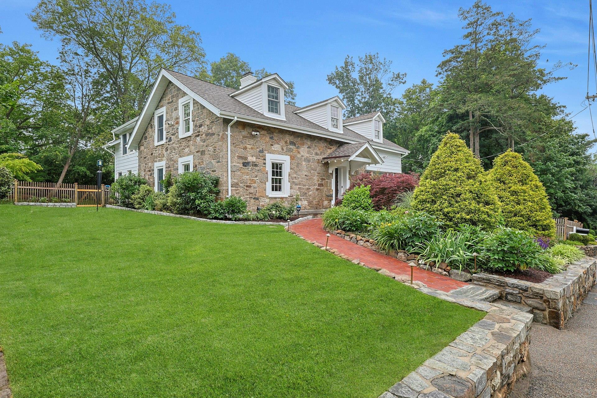 46 Griffen Avenue