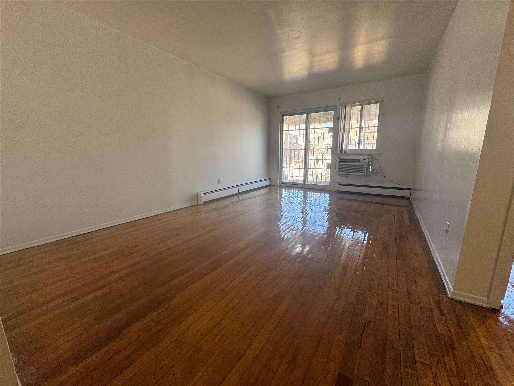 Rental Property at Pettit Avenue Ave 3Fl, Elmhurst, Queens, NY - Bedrooms: 4 
Bathrooms: 2  - $4,200 MO.