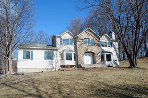 Homes For Sale - 7 Kile Court<br/> Airmont, NY 10952