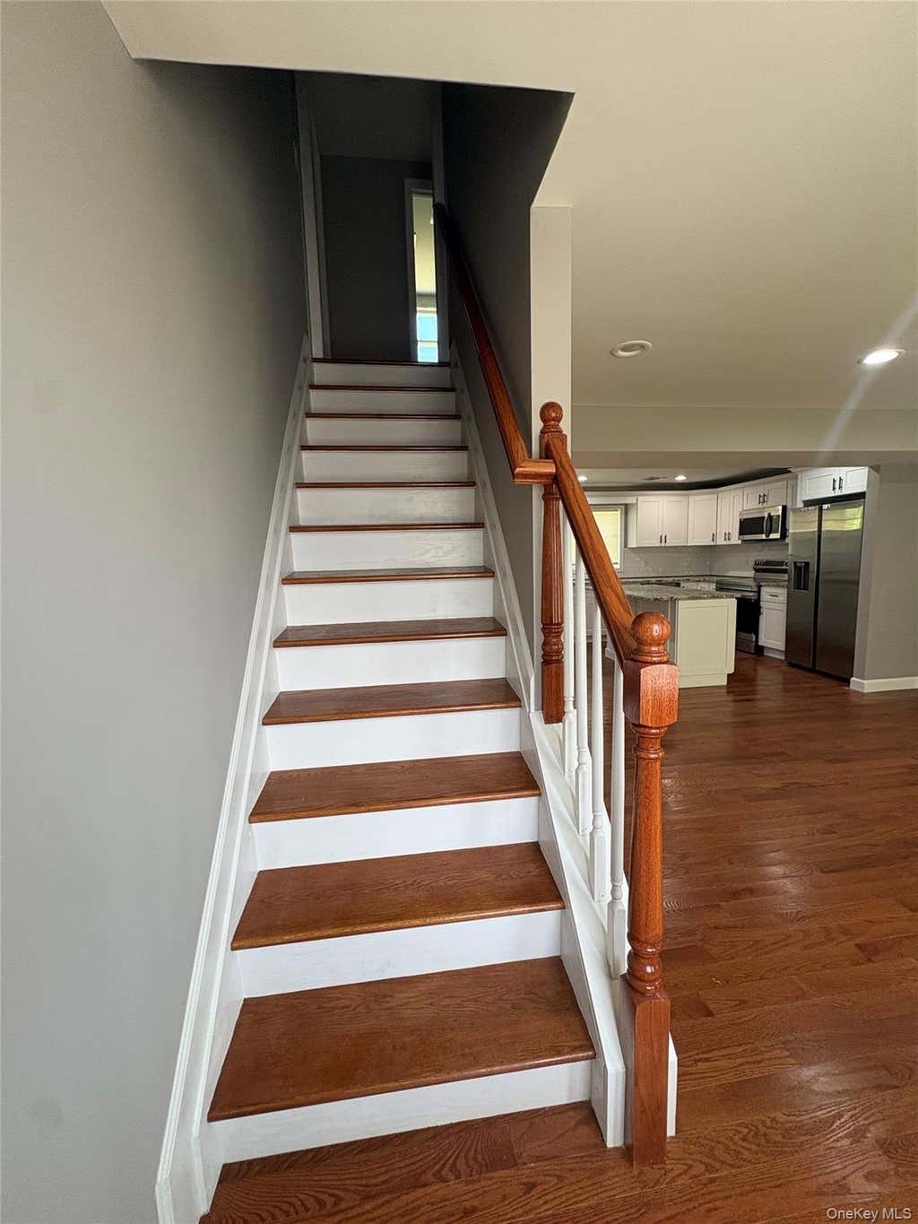 Photo of 7 E Lakeland Street, Bay Shore, NY 11706 (MLS # 1040915)