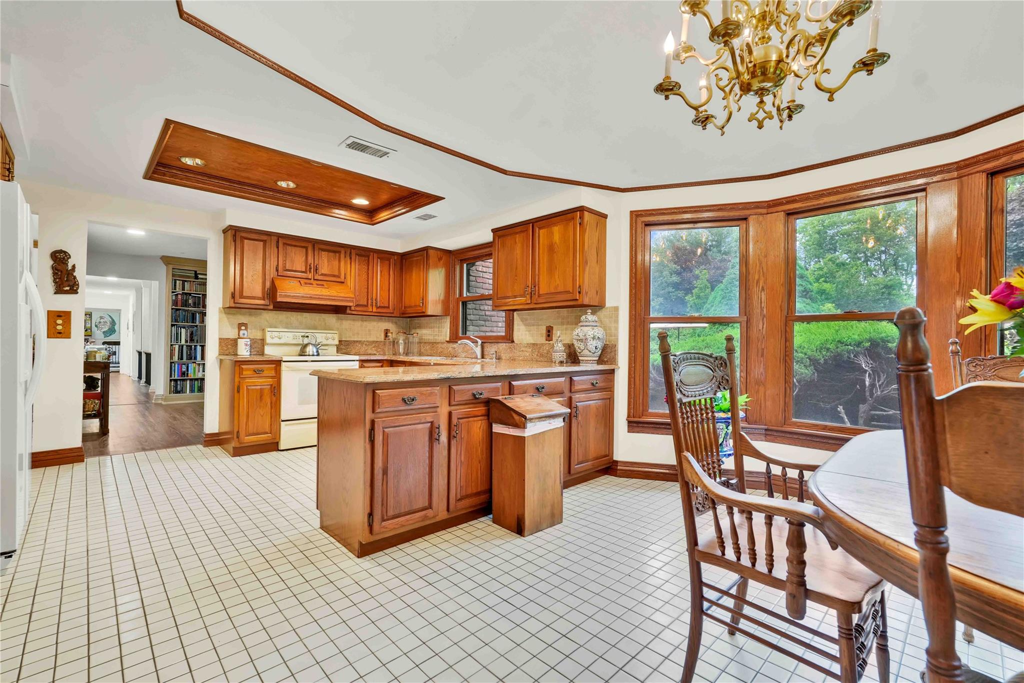9 Lynridge Lane, Huntington, New York image 17