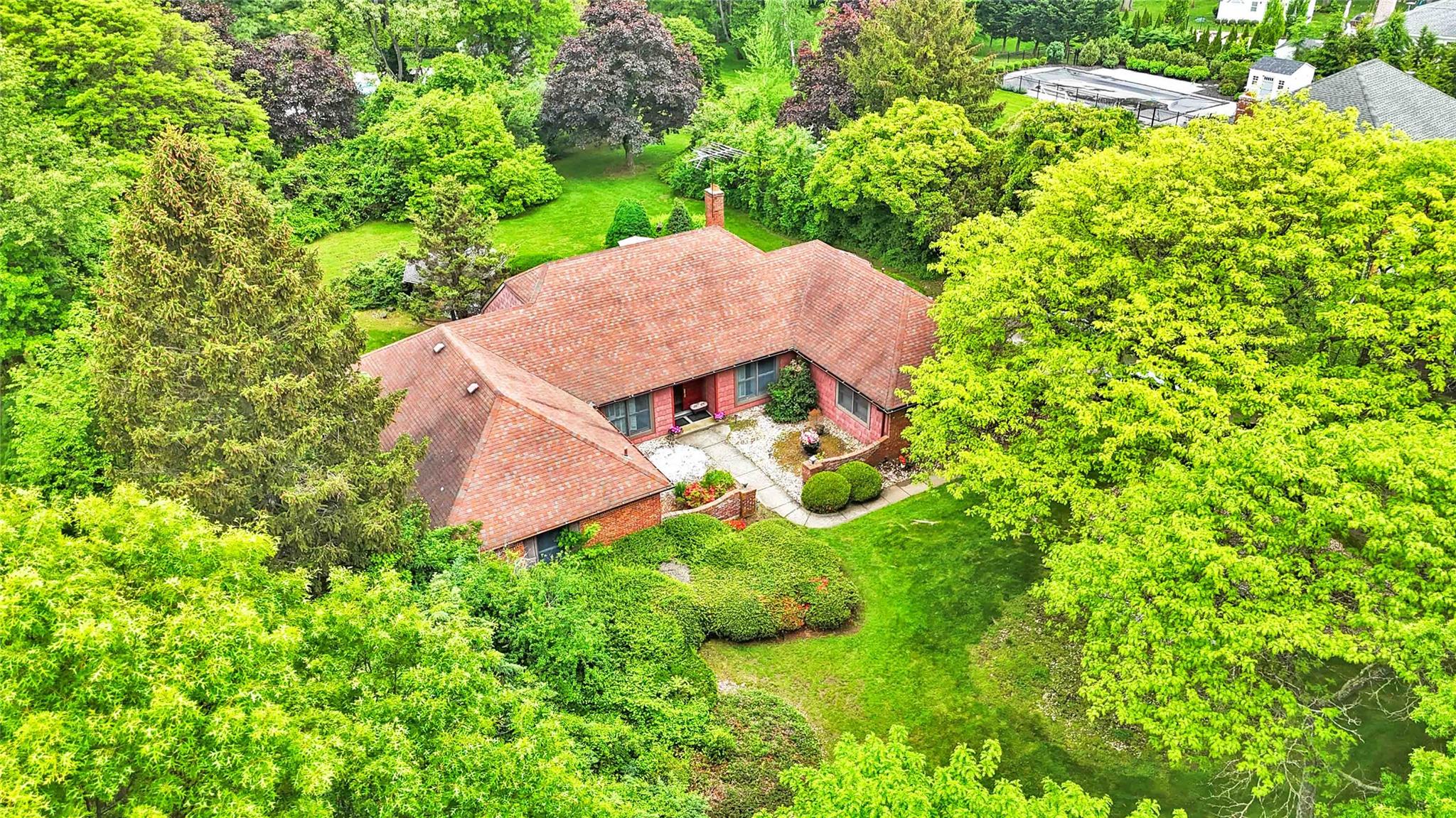 Property for Sale at Lynridge Lane, Huntington, Hamptons, NY - Bedrooms: 4 
Bathrooms: 3  - $1,285,000