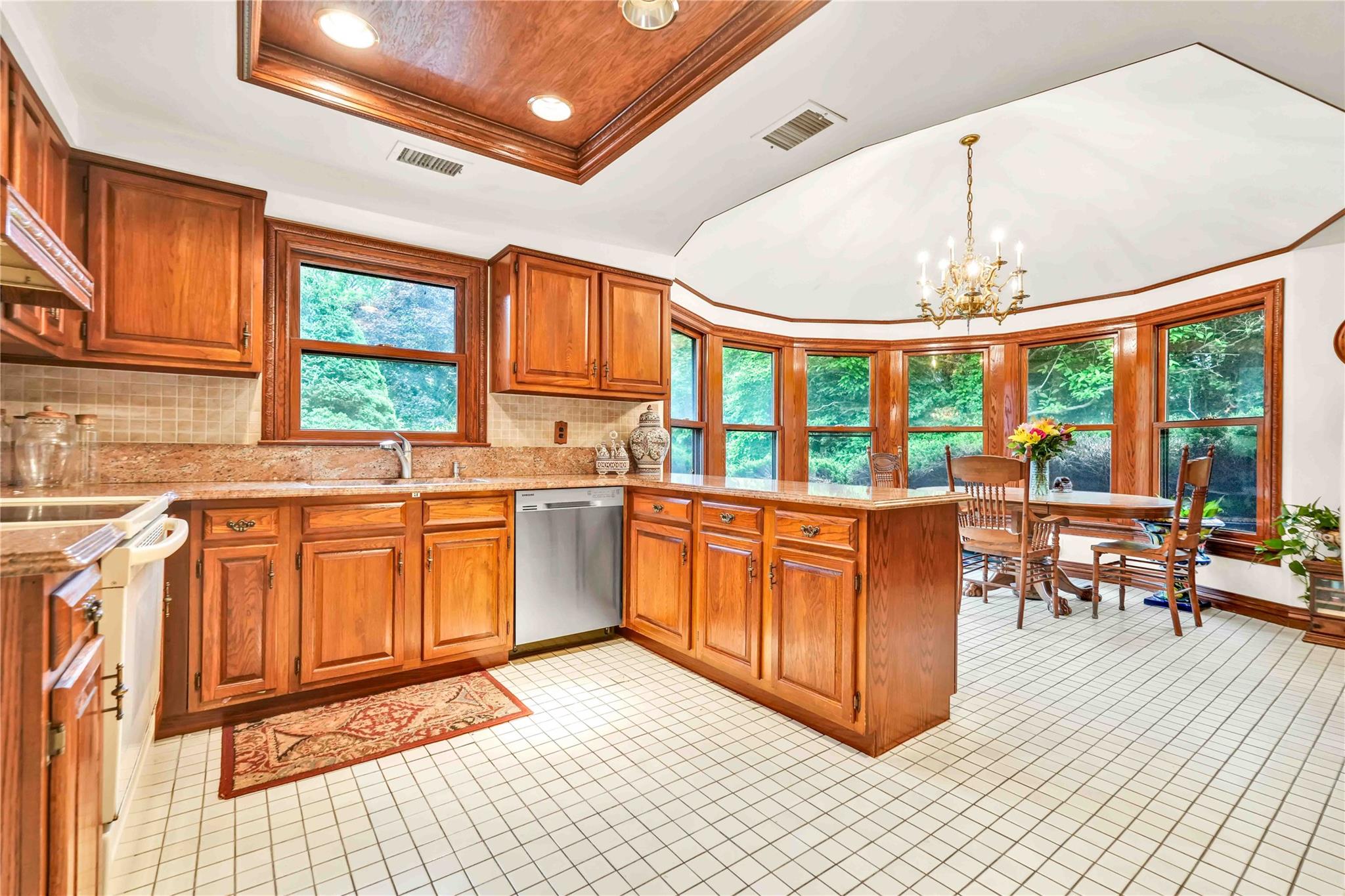 9 Lynridge Lane, Huntington, New York image 18