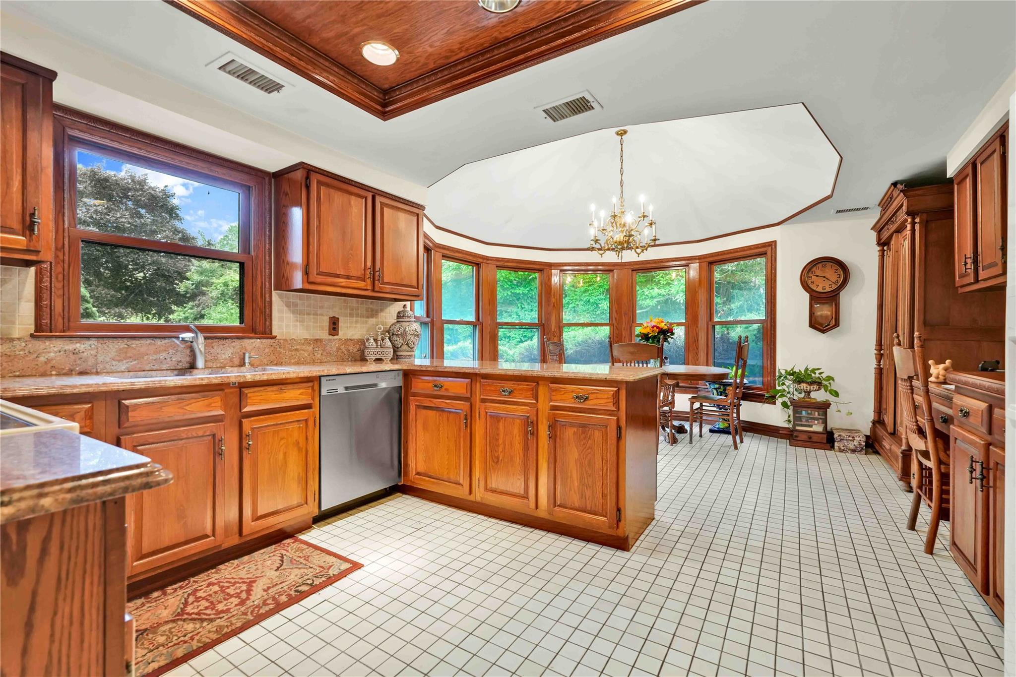 9 Lynridge Lane, Huntington, New York image 15