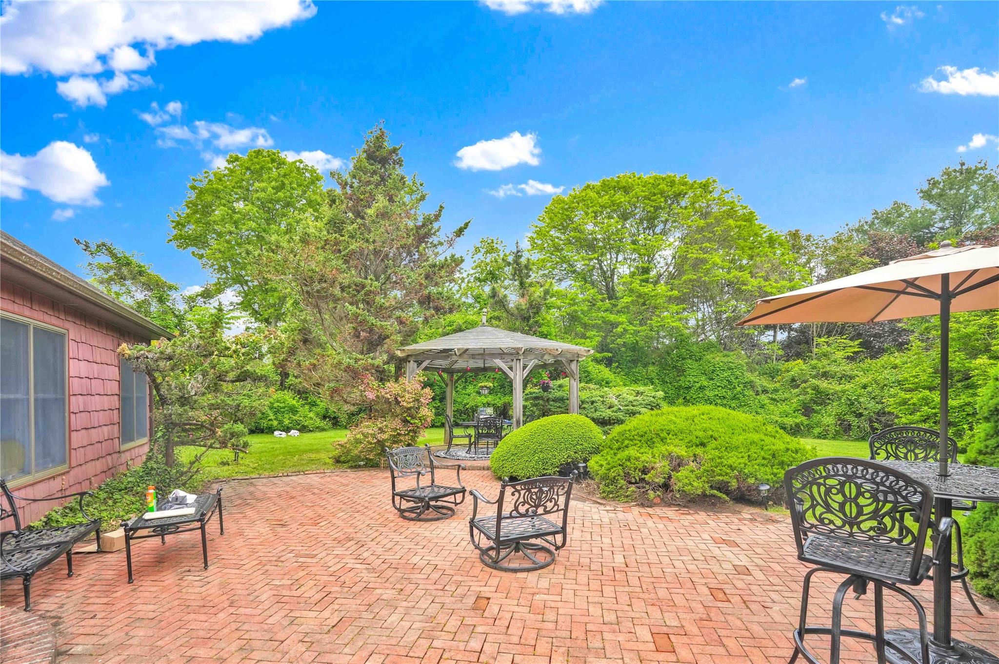 9 Lynridge Lane, Huntington, New York image 3