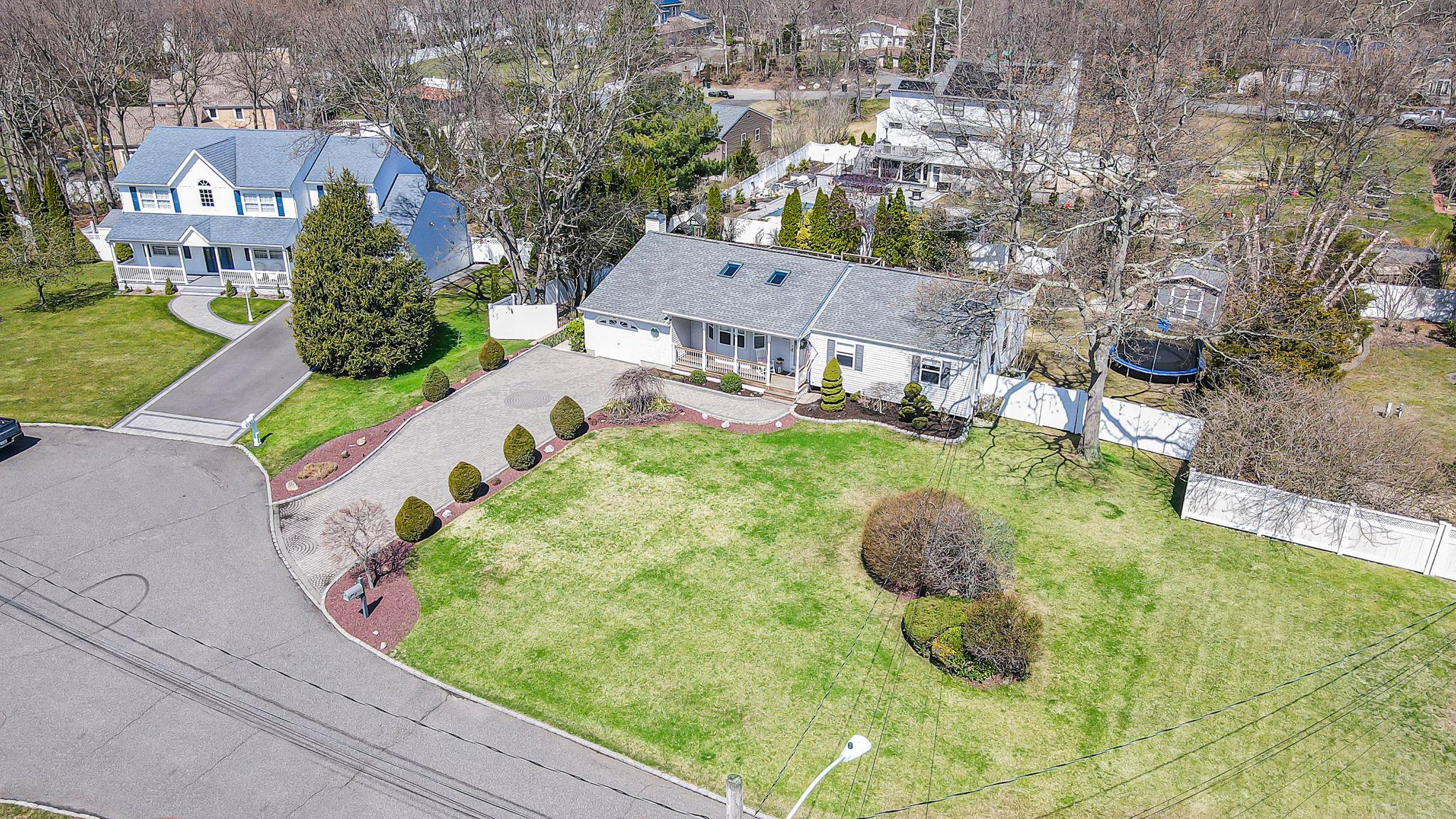 31 Tulip Avenue, Farmingville, New York image 36