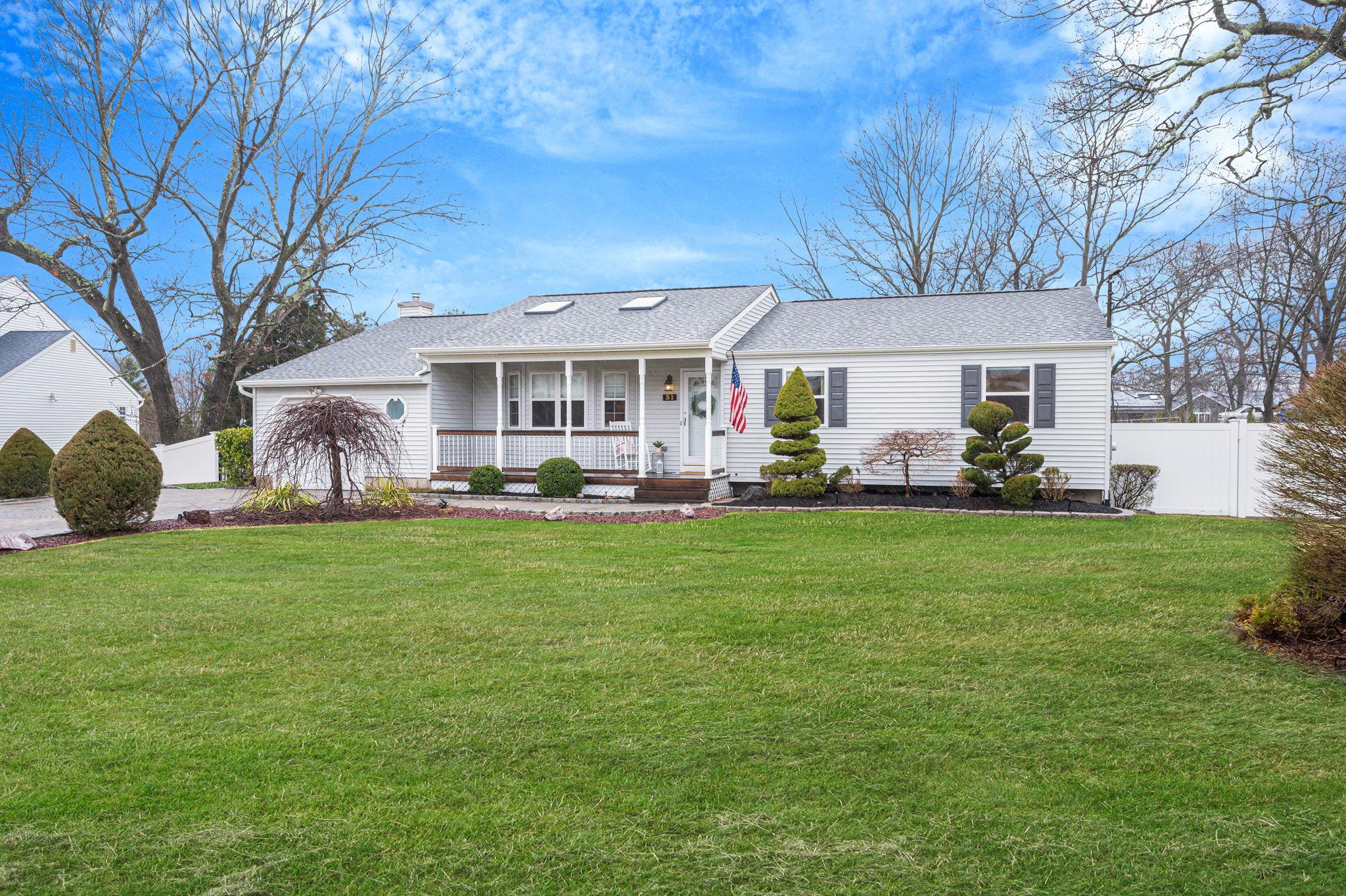 31 Tulip Avenue, Farmingville, New York image 3