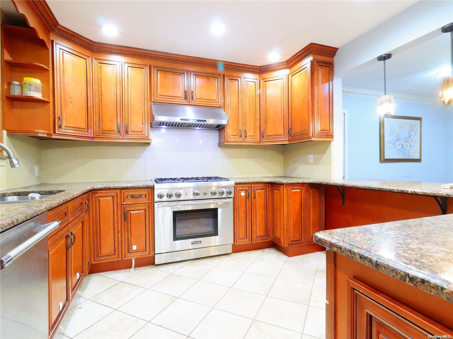 154-70 11 Avenue, Whitestone, New York image 10