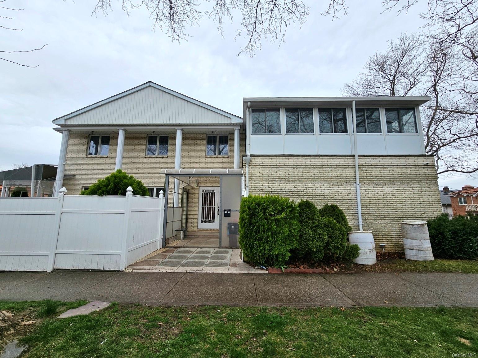 Property for Sale at 11 Avenue, Whitestone, Queens, NY - Bedrooms: 4 
Bathrooms: 4 
Rooms: 16  - $1,680,000