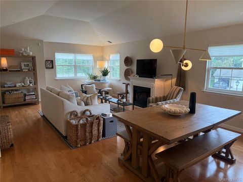 1404 Aerie Way East Quogue NY 11942