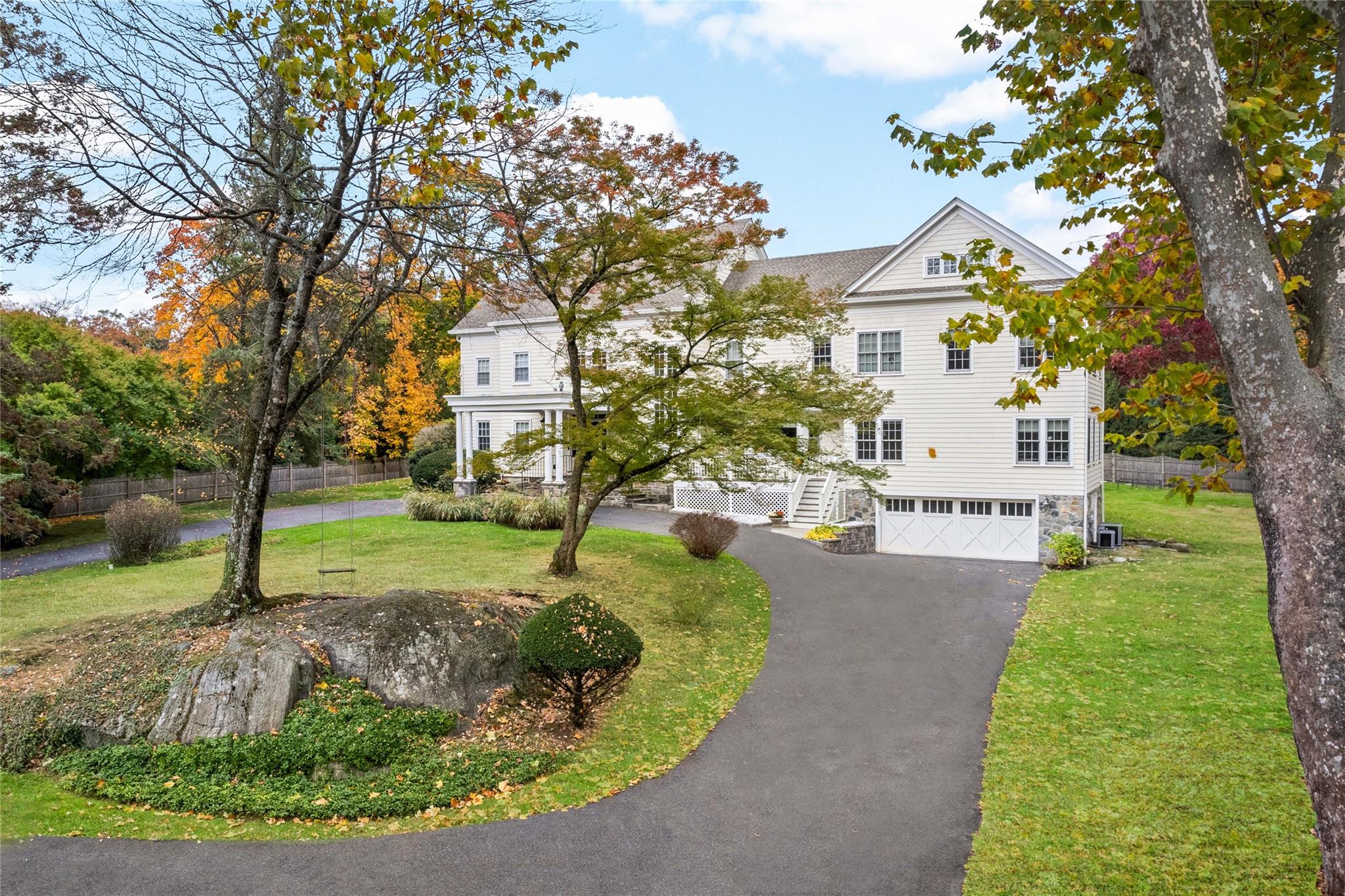 Boston Post Road, Rye, New York - 5 Bedrooms  
6 Bathrooms  
15 Rooms - 