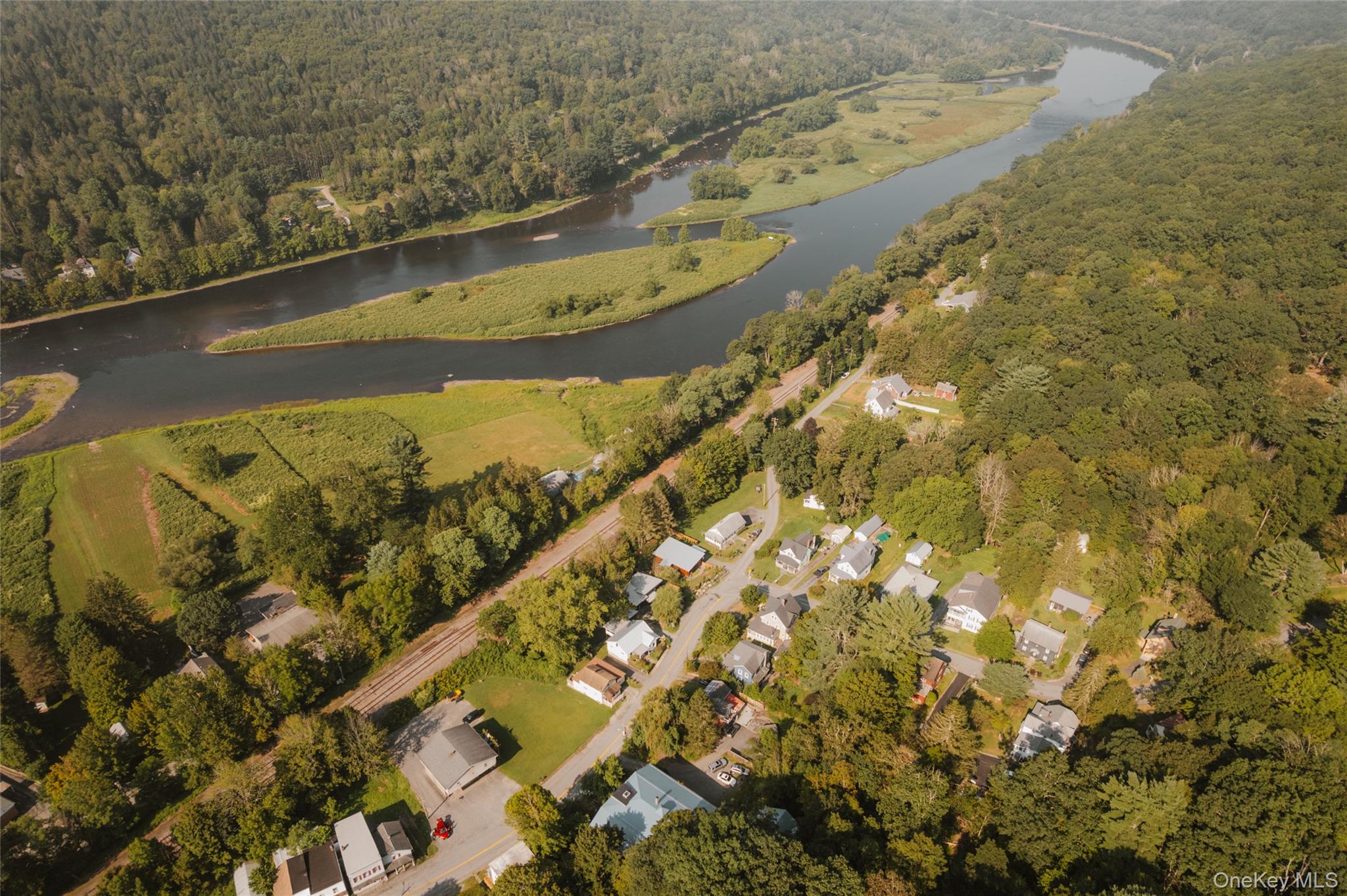 48 Upper Main Street