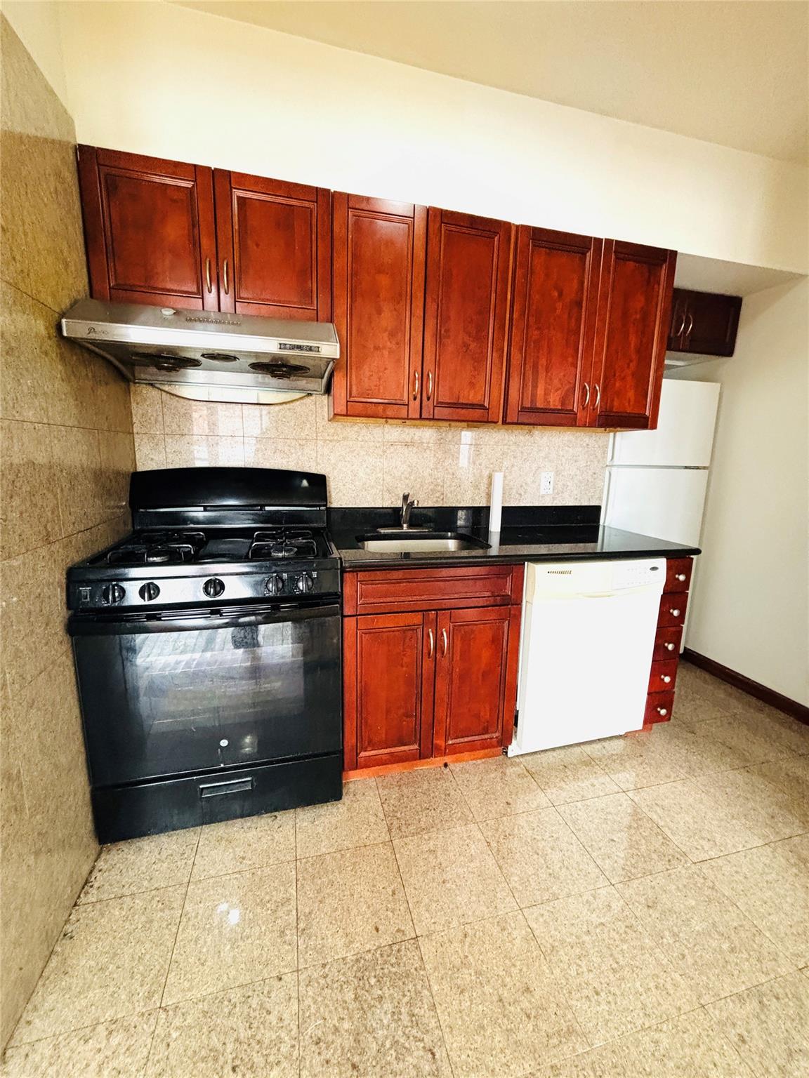 88-27 53rd Avenue #3B, Elmhurst, New York image 2