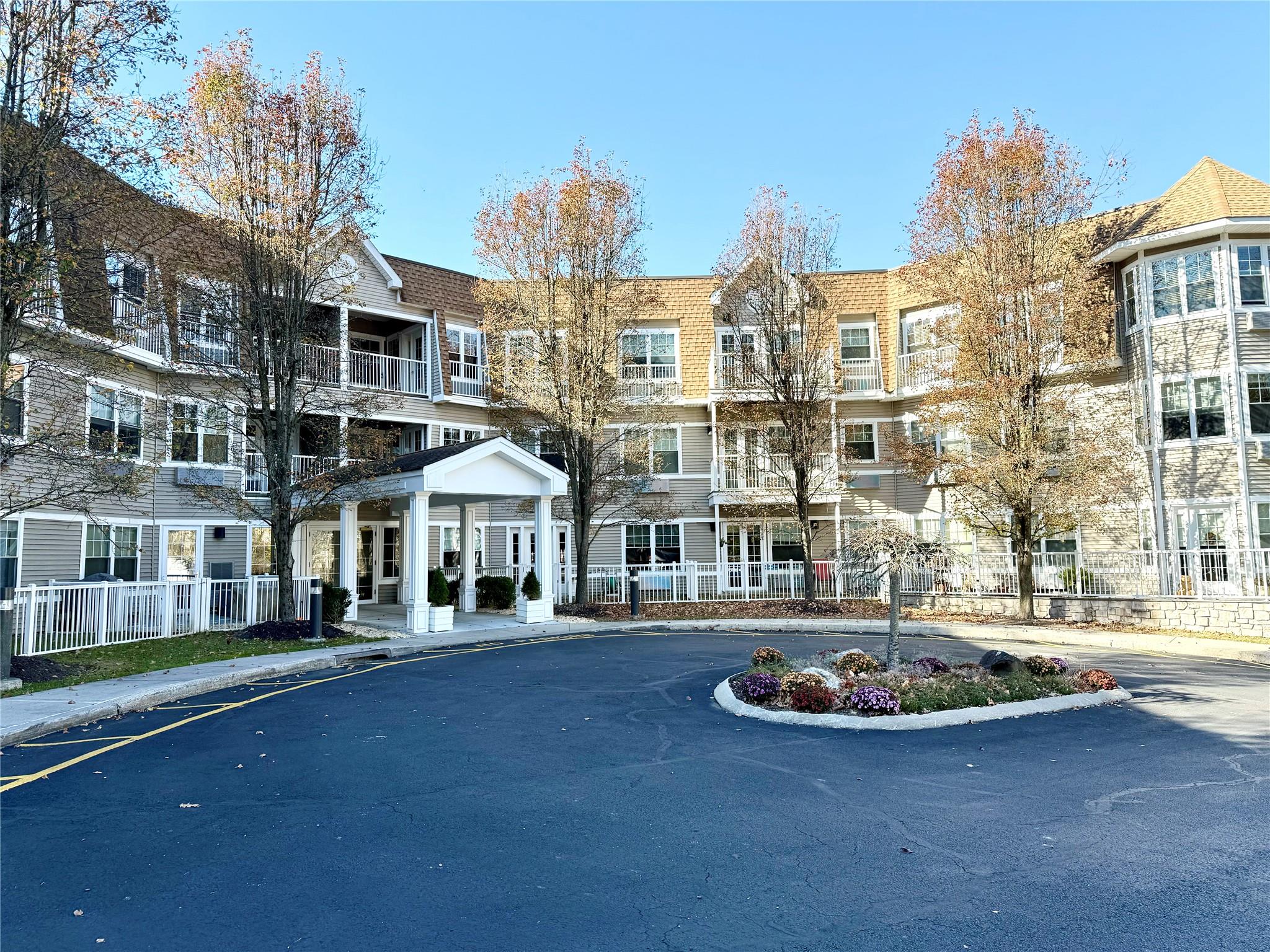 Rental Property at Sutton Drive Dr 204, Mount Kisco, New York - Bedrooms: 2 
Bathrooms: 2  - $4,250 MO.