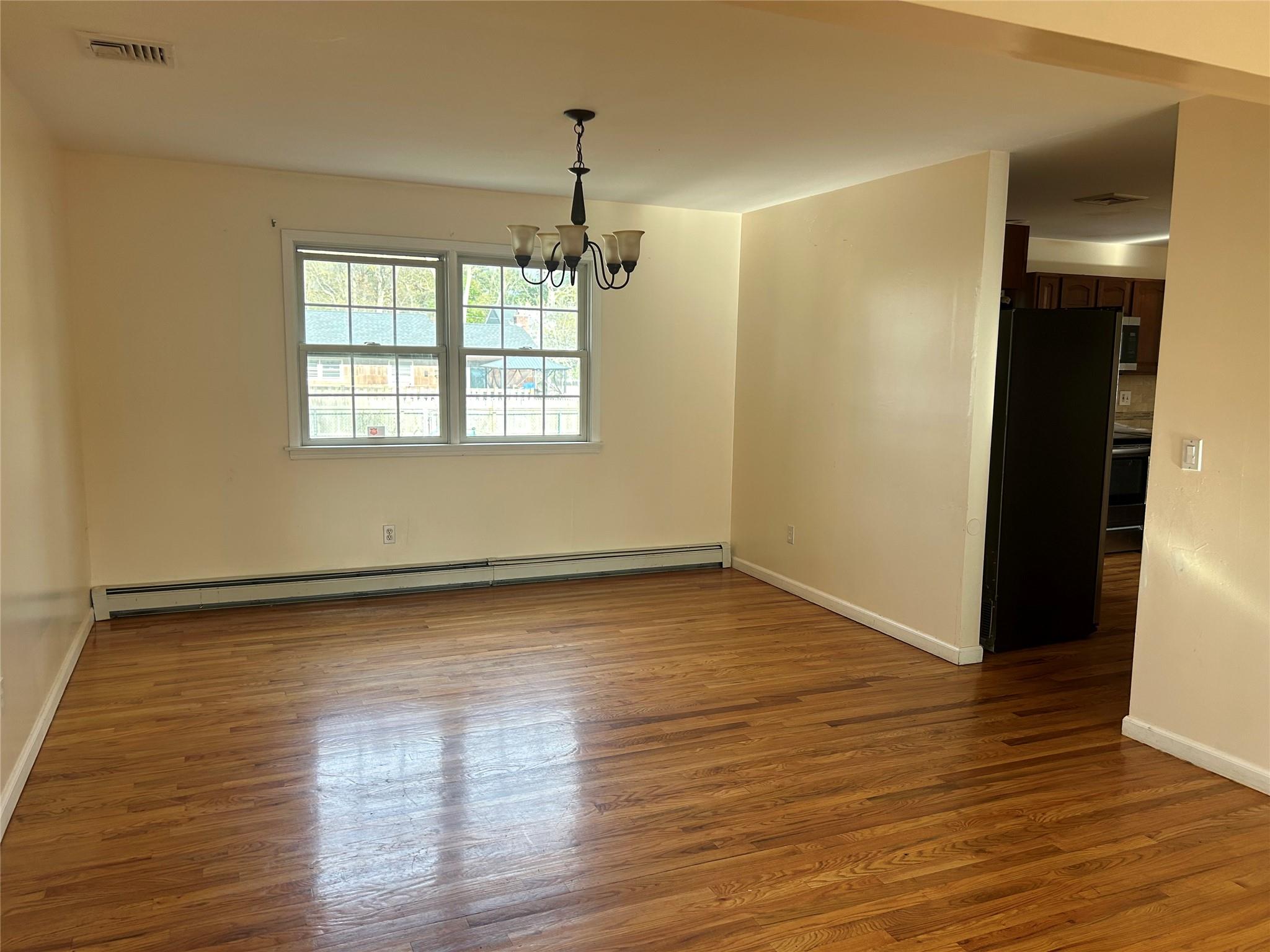 21 Pine Cone Street, Middle Island, New York image 4