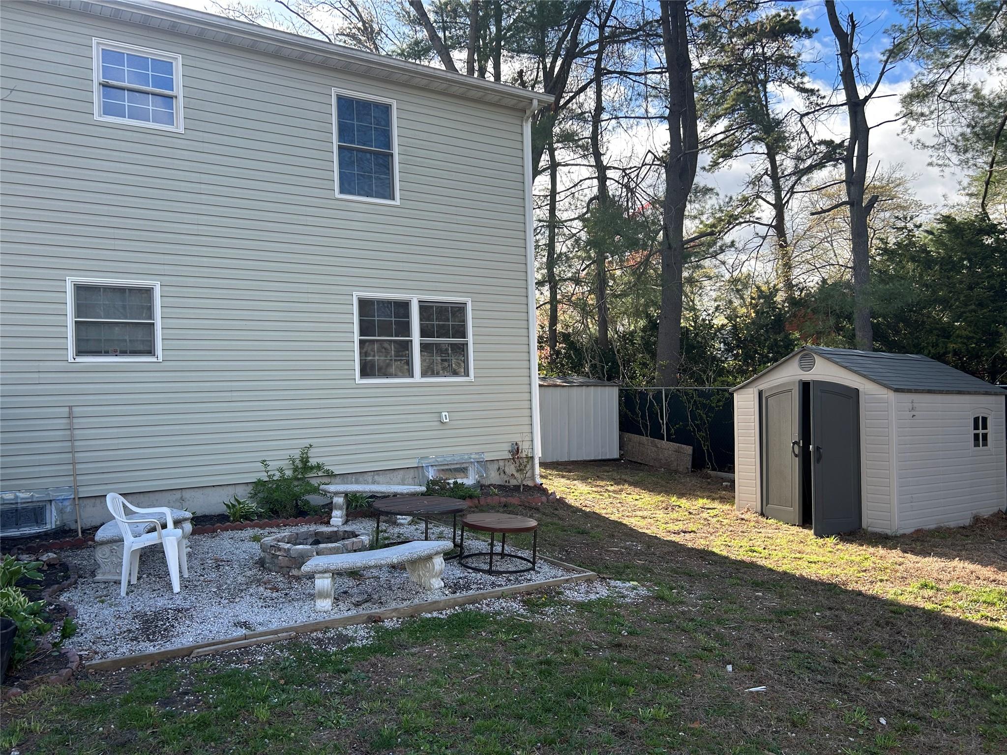21 Pine Cone Street, Middle Island, New York image 23