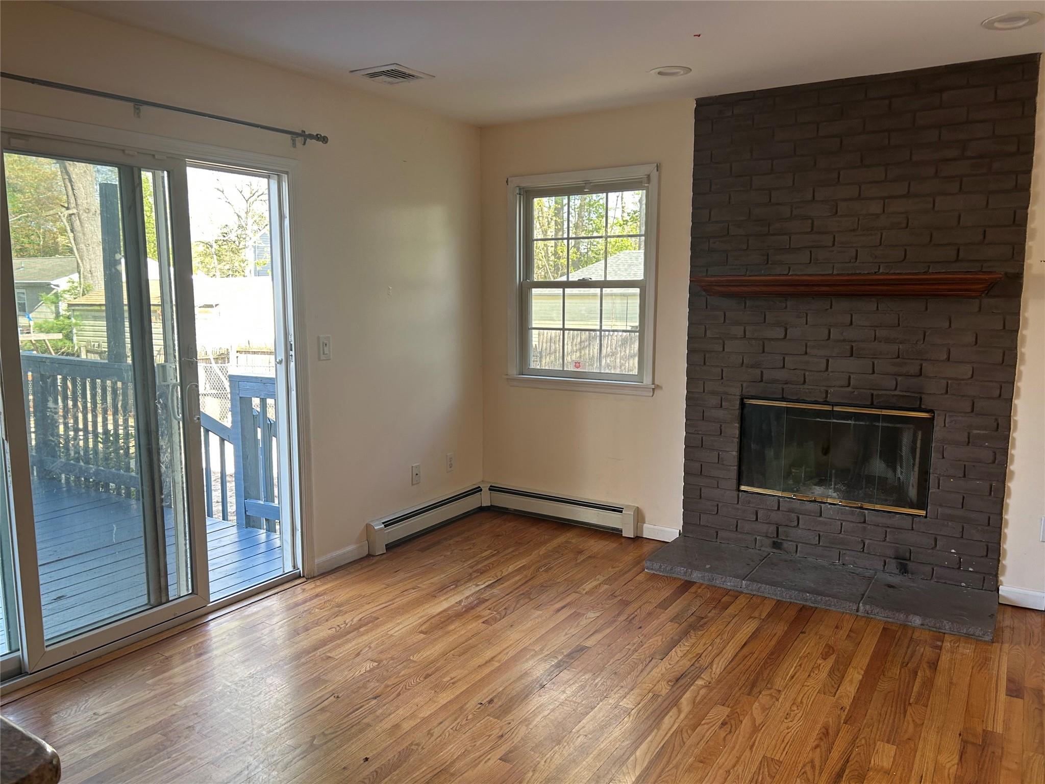 21 Pine Cone Street, Middle Island, New York image 9