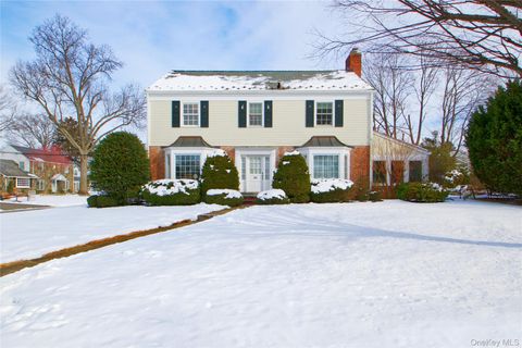 32 Barnard Place Manhasset NY 11030