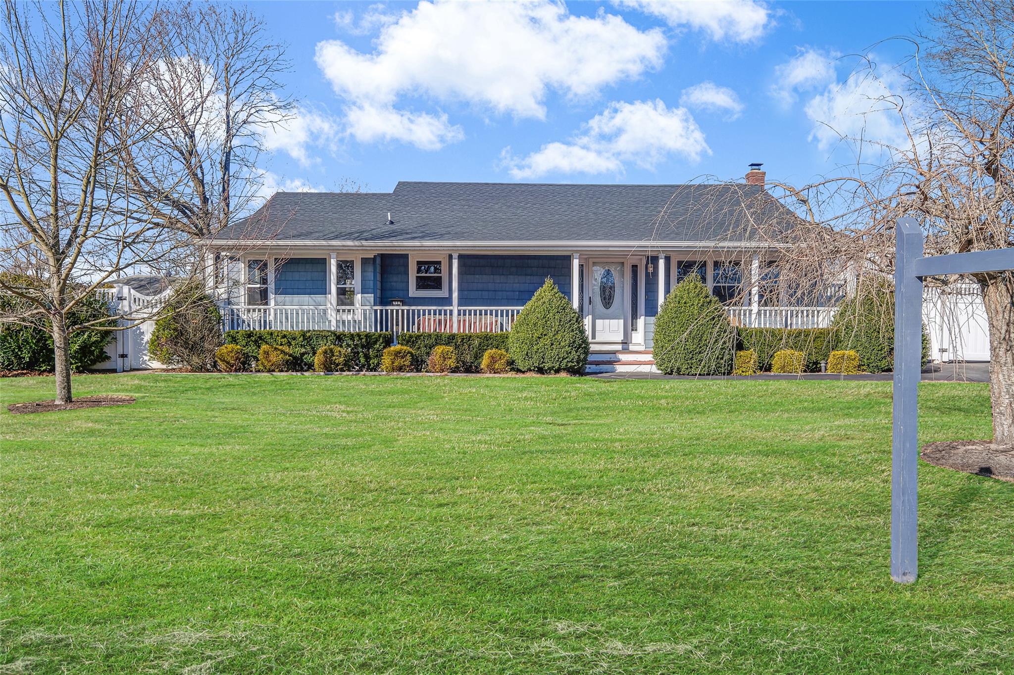 454 Columbus Avenue, East Patchogue, New York image 1