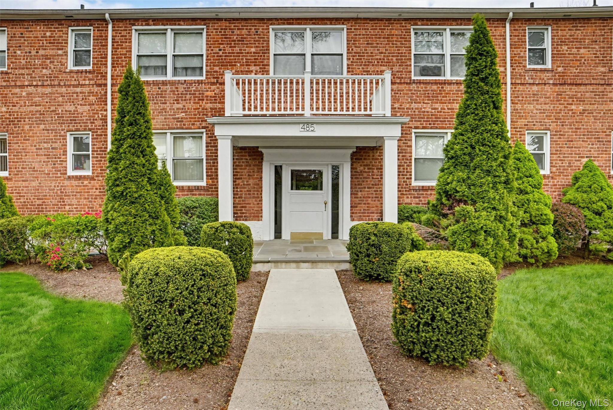 485 Webster Avenue A7