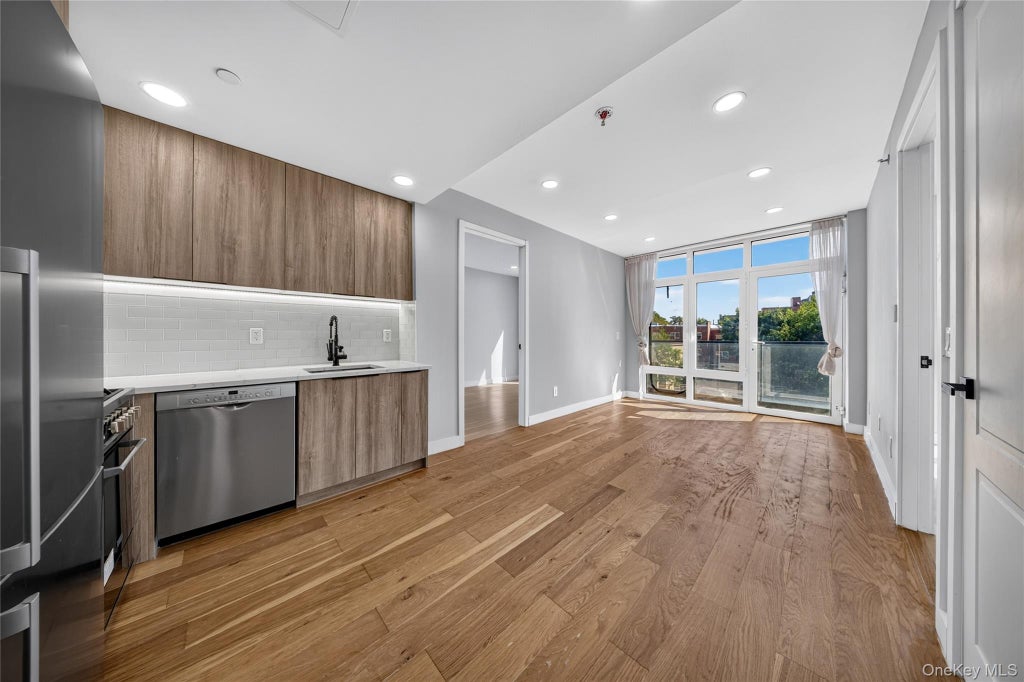 Photo of 14617 Northern Boulevard #2A, Flushing, NY 11354 (MLS # 1051242)