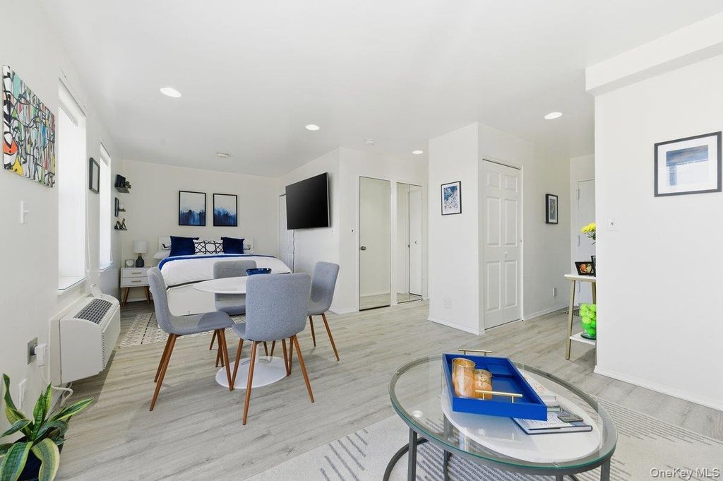 Photo of 2 Richmond Road #5F, Lido Beach, NY 11561 (MLS # 954852)