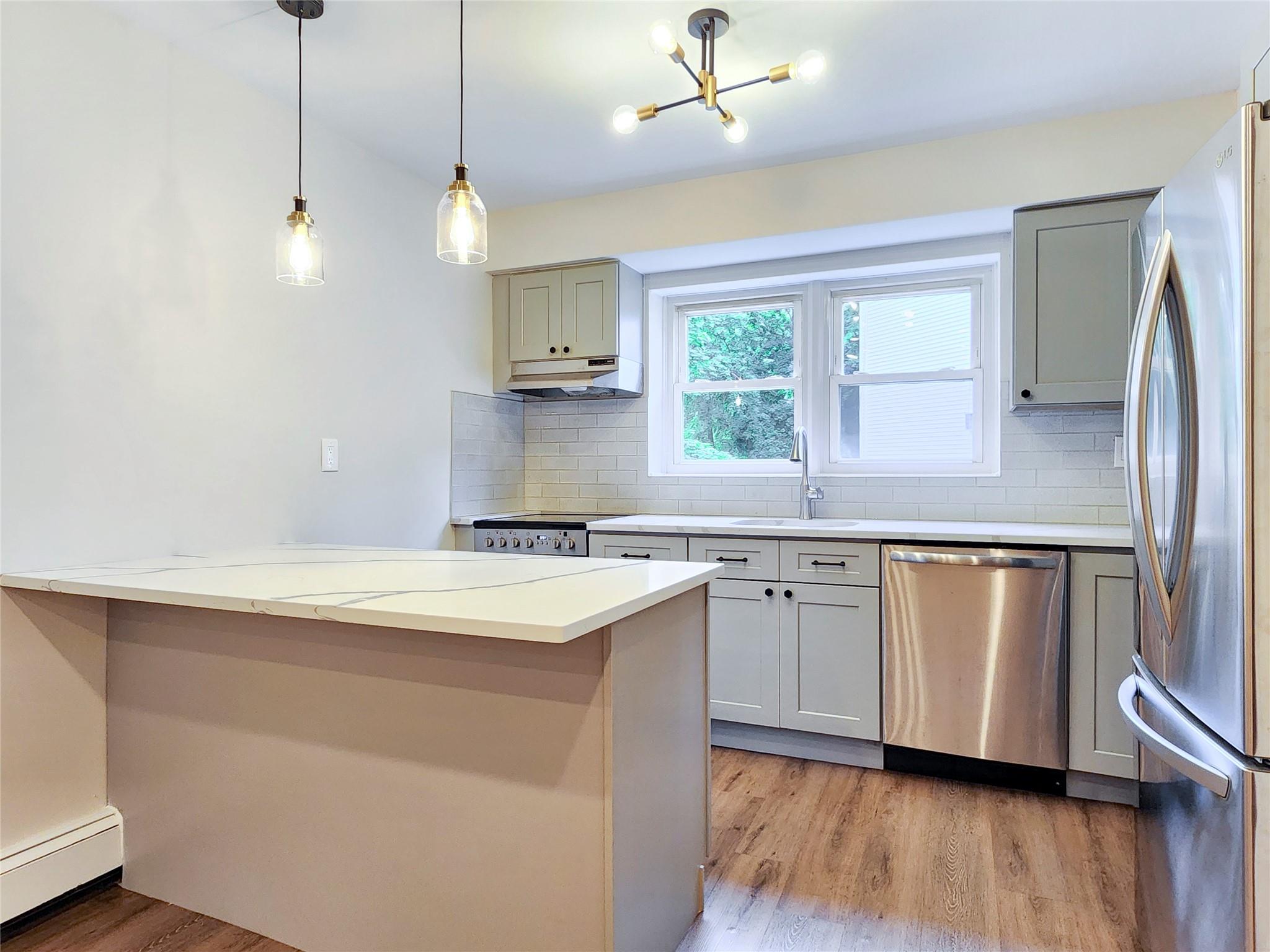 Ridge Road, Dobbs Ferry, New York - 2 Bedrooms  
1 Bathrooms  
4 Rooms - 