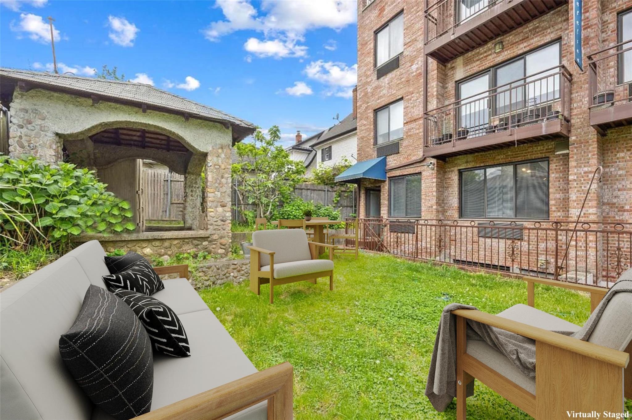 Rental Property at 89th Avenue A, Jamaica, Queens, NY - Bedrooms: 1 
Bathrooms: 2 
Rooms: 4  - $2,600 MO.