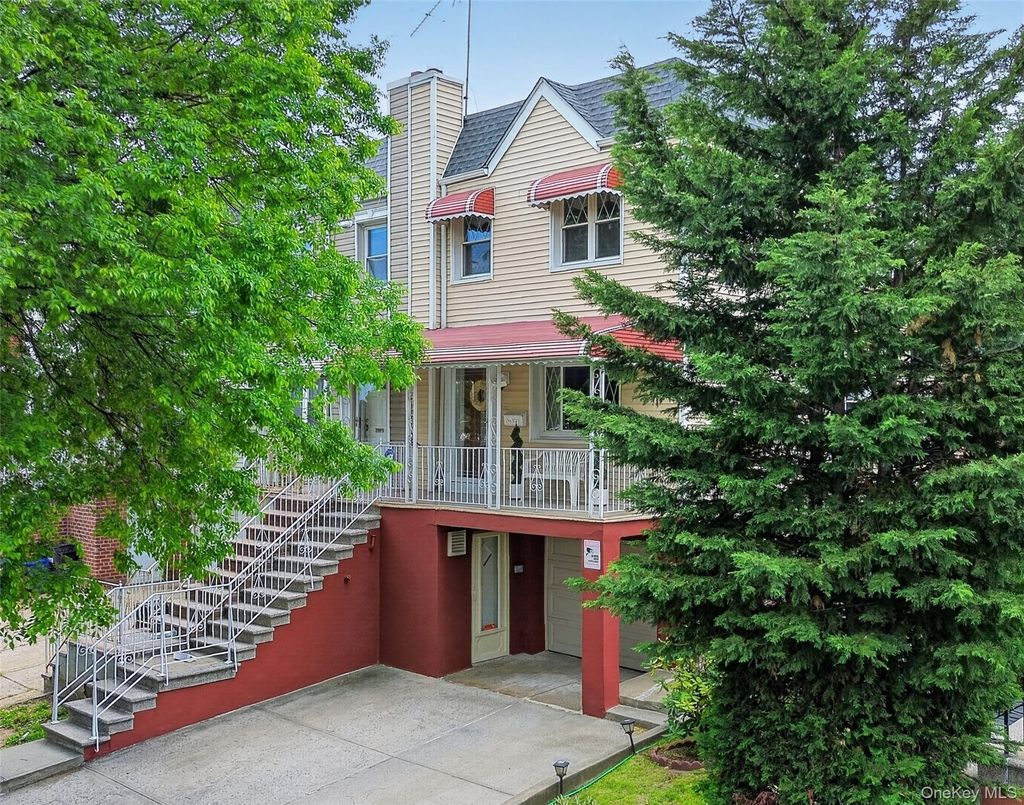 Photo of 3215 Bruckner Boulevard, Bronx, NY 10461 (MLS # 987819)