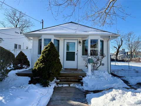 Homes For Sale - 3 Sperry Street<br/> East Rockaway, NY 11518