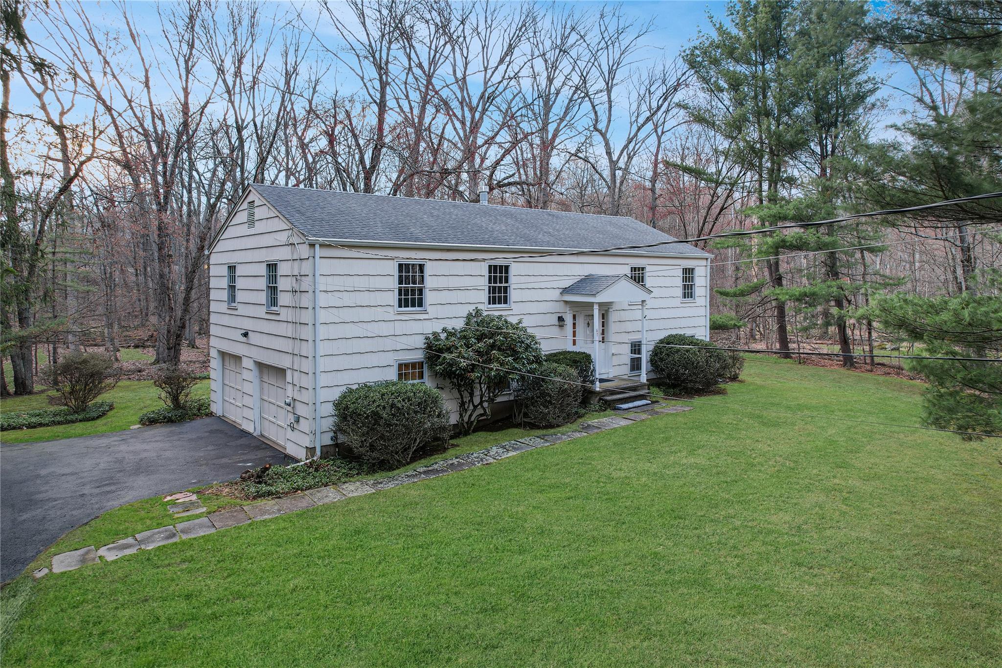 87 Robinhood Lane, New City, New York image 40