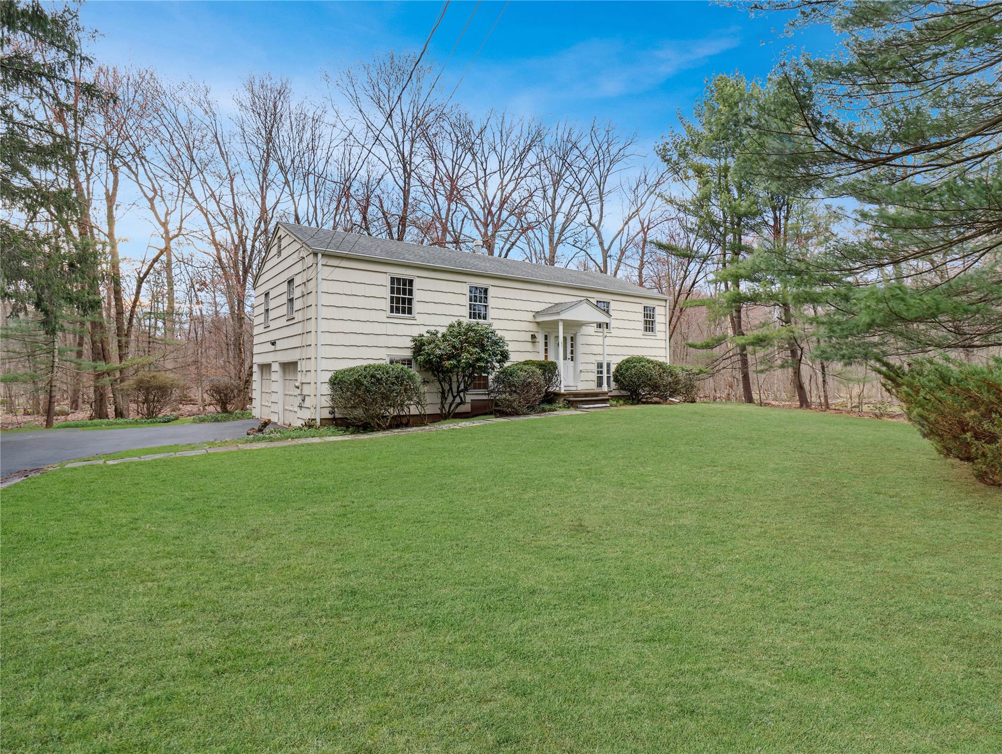 87 Robinhood Lane, New City, New York image 34