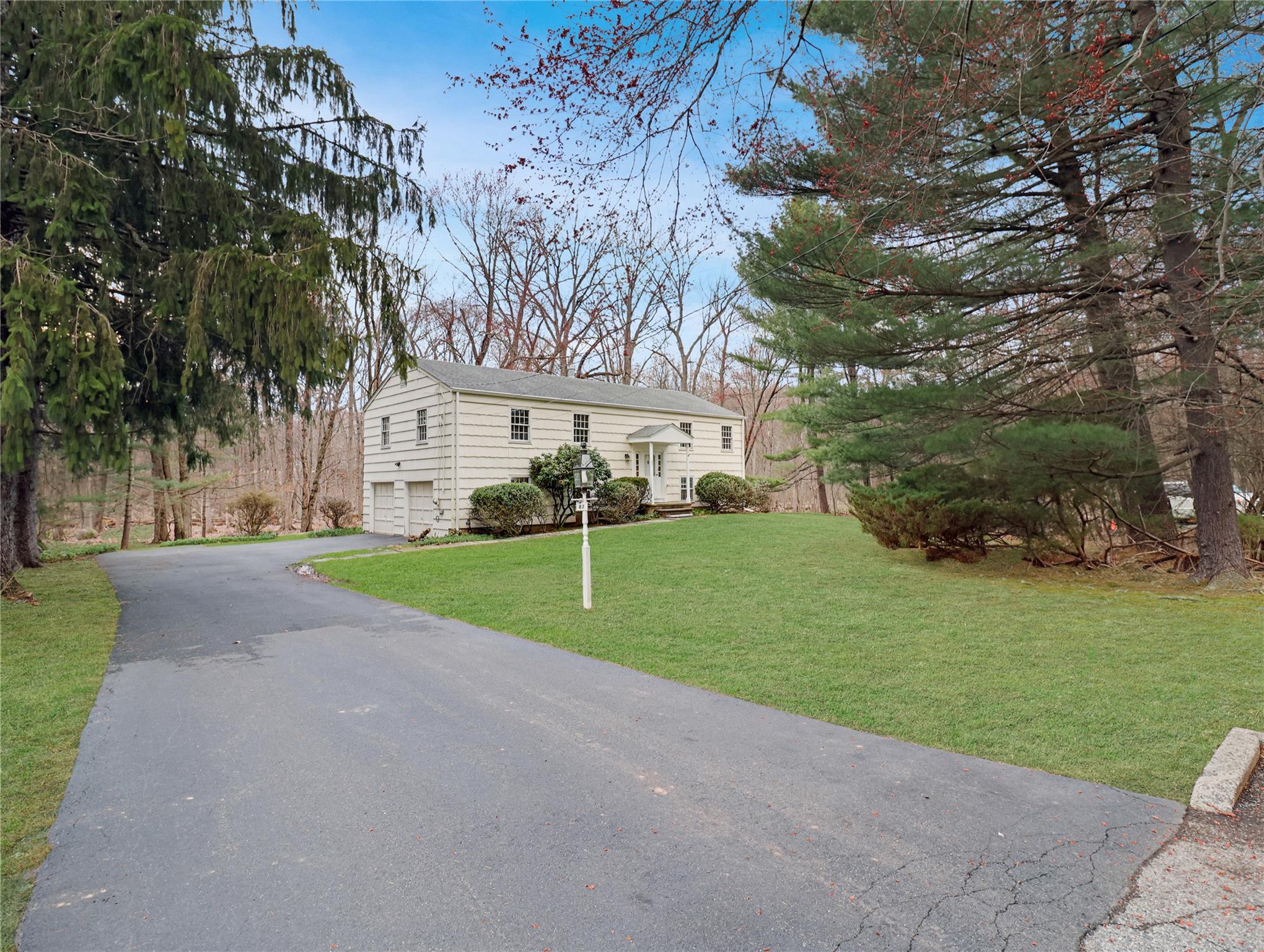 87 Robinhood Lane, New City, New York image 36