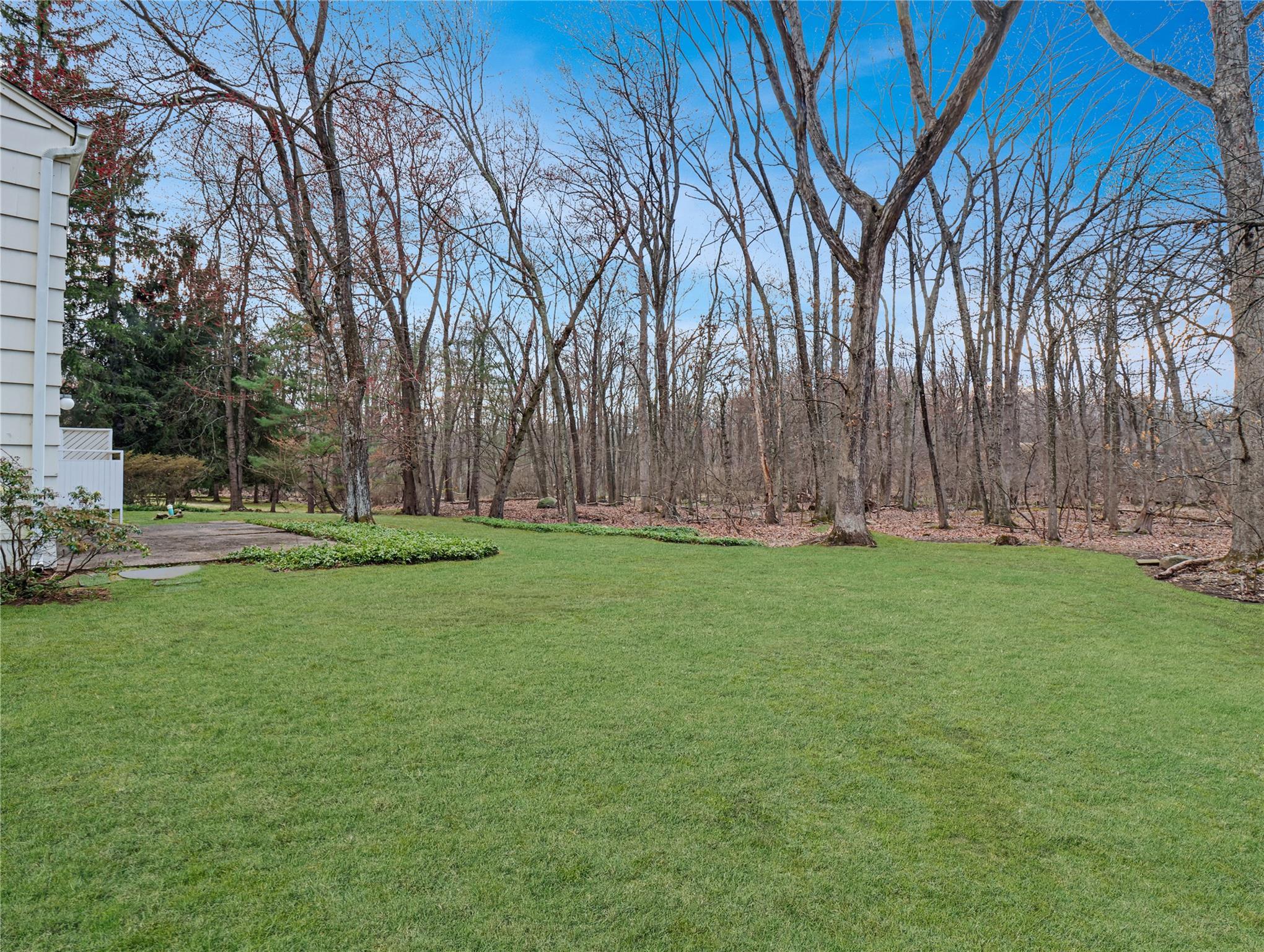 87 Robinhood Lane, New City, New York image 30