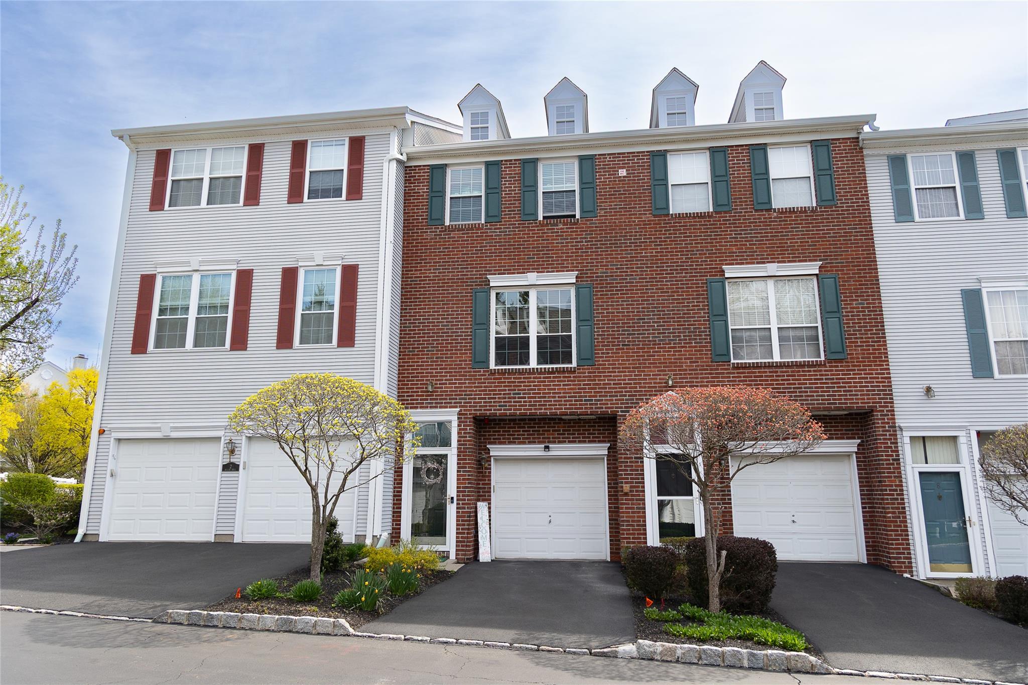 4 Willow Drive, Nanuet, New York image 1