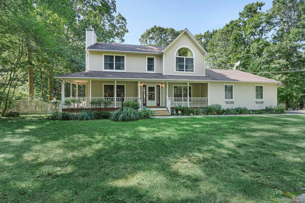 Photo of 230 Jennings Road, Southold, NY 11971 (MLS # 953587)