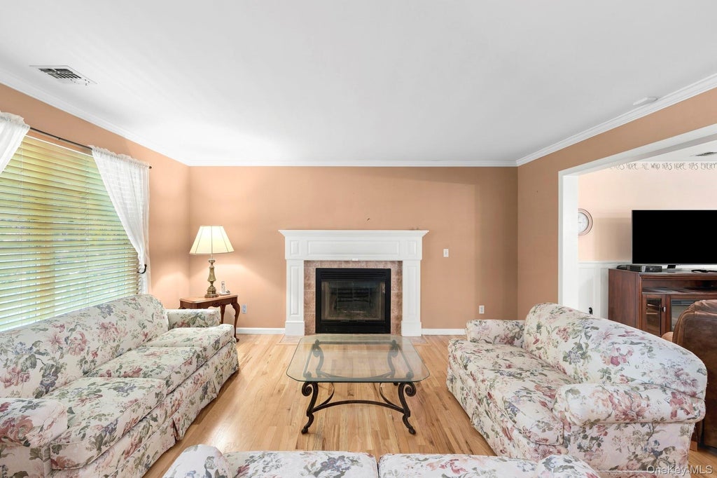 Photo of 230 Jennings Road, Southold, NY 11971 (MLS # 953587)