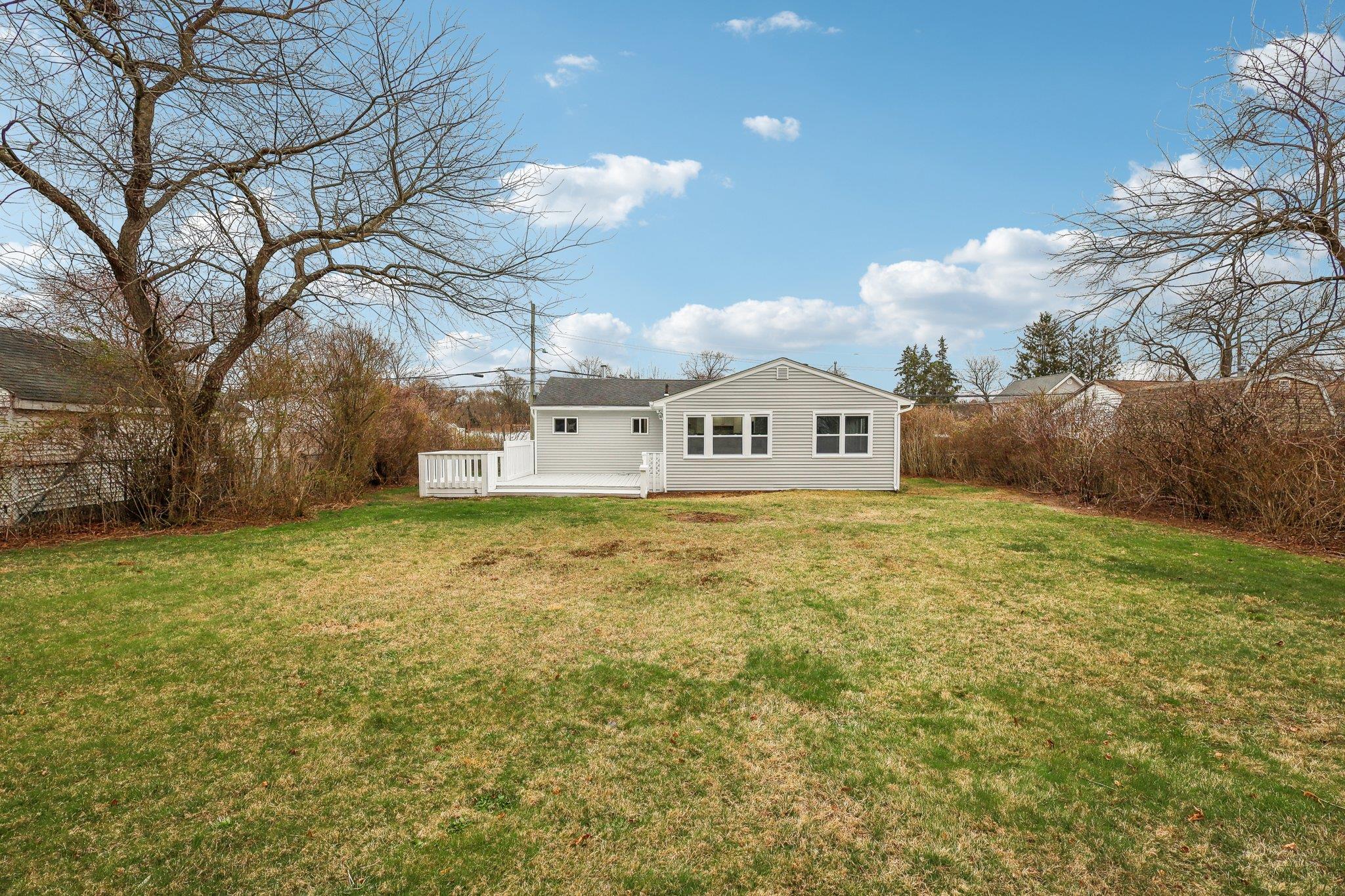31 S 21st Avenue, Bay Shore, Florida image 36