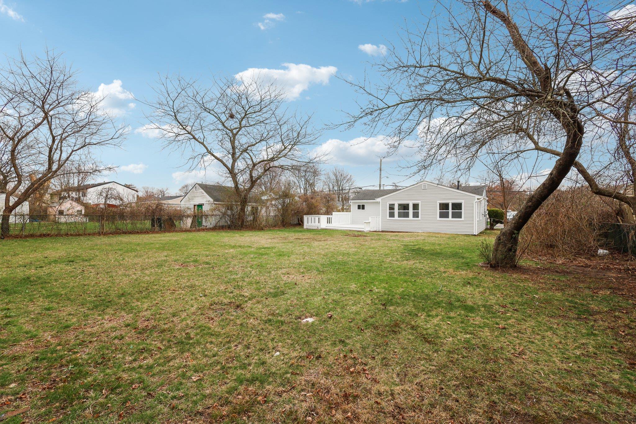 31 S 21st Avenue, Bay Shore, Florida image 39