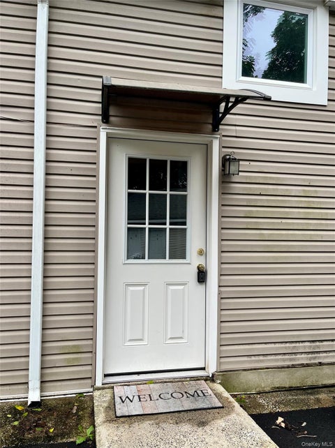 Multifamily For Rent - 56 Tilden Lane #2ND FLOOR FRONT<br/> Suffolk County, Greenlawn, NY 11740