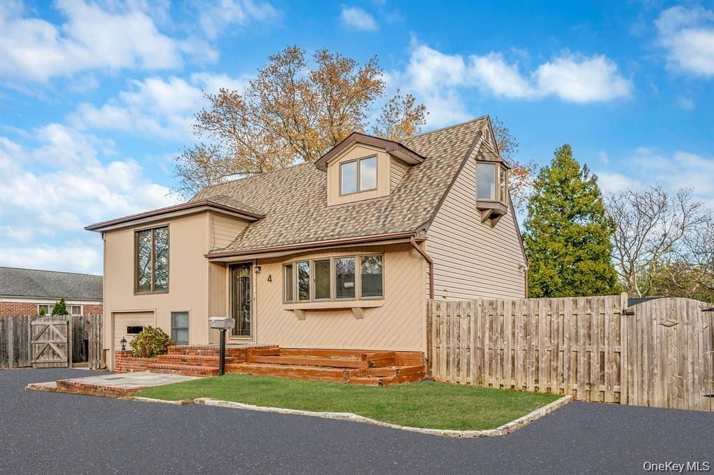 Photo of 4 Sibley Place, Huntington Station, NY 11746 (MLS # 960872)