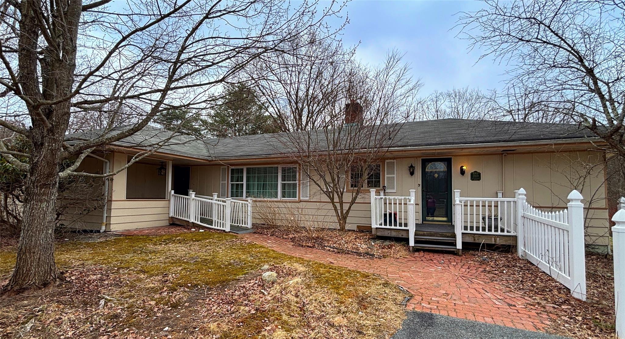 Mt Hope Road, Middletown, New York - 4 Bedrooms  
2 Bathrooms  
7 Rooms - 